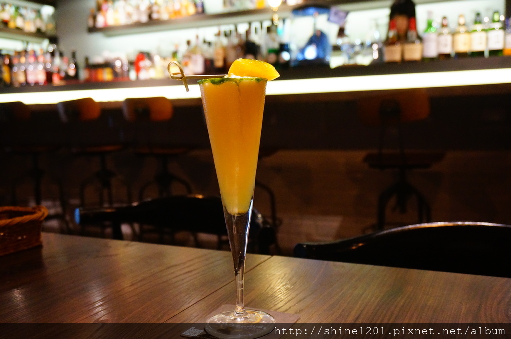 信義區美食.市政府站餐酒館.LighthouseBeer Bistro三得利餐酒館.象山站美食.101附近美食