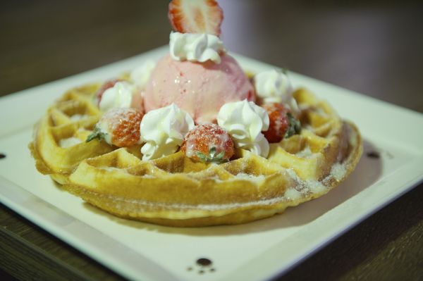 窩吧:季節限定草莓鬆餅塔