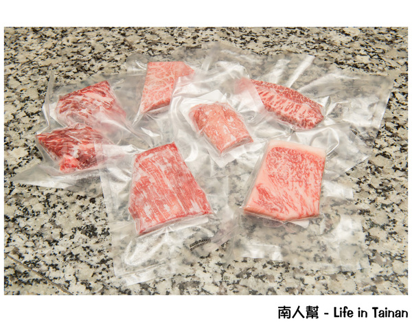 健康燒肉屋 貴一郎：【台南美食】貴一郎健康燒肉｜美國.澳洲.日本和牛｜宅配到家運費均一價｜網路看到哪一塊買到就是那一塊~貴一郎賣肉為生