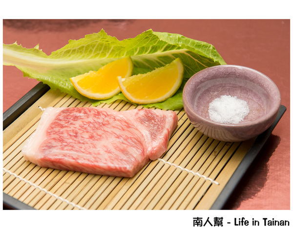 健康燒肉屋 貴一郎：【台南美食】貴一郎健康燒肉｜美國.澳洲.日本和牛｜宅配到家運費均一價｜網路看到哪一塊買到就是那一塊~貴一郎賣肉為生