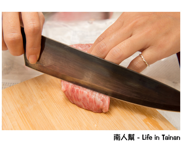 健康燒肉屋 貴一郎：【台南美食】貴一郎健康燒肉｜美國.澳洲.日本和牛｜宅配到家運費均一價｜網路看到哪一塊買到就是那一塊~貴一郎賣肉為生