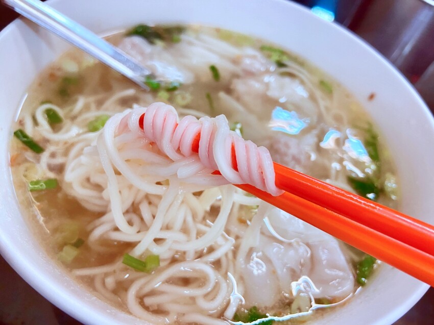 台北市萬華區龍山寺美食推薦 萬華傳承50年在地好味道 好味老店珍珠餛飩創始店 手工現包 觀光客必吃美食