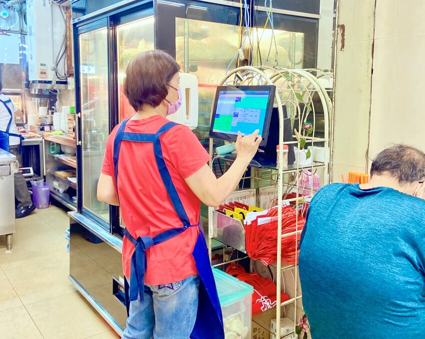 台北市萬華區龍山寺美食推薦 萬華傳承50年在地好味道 好味老店珍珠餛飩創始店 手工現包 觀光客必吃美食