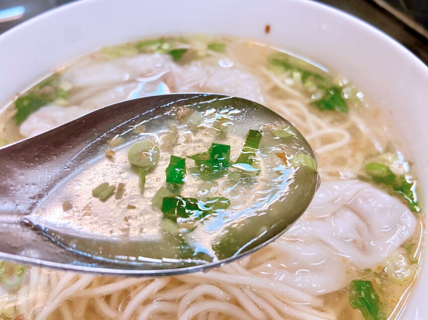 台北市萬華區龍山寺美食推薦 萬華傳承50年在地好味道 好味老店珍珠餛飩創始店 手工現包 觀光客必吃美食