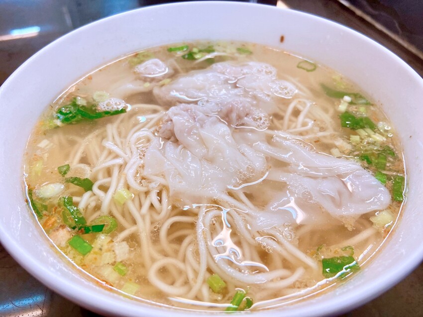 台北市萬華區龍山寺美食推薦 萬華傳承50年在地好味道 好味老店珍珠餛飩創始店 手工現包 觀光客必吃美食