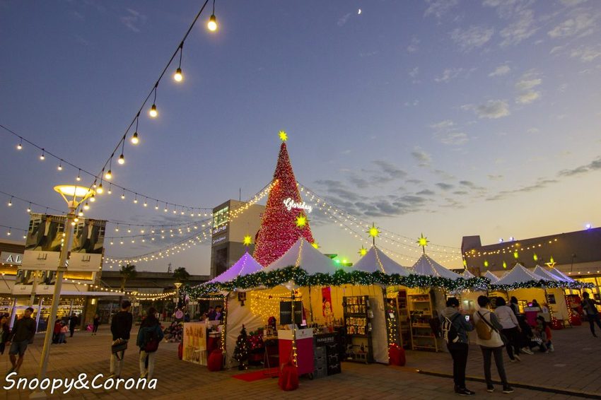 【活動．桃園】華泰名品城聖誕村～穿越的18米華麗聖誕樹、聖誕市集，整點還會浪漫飄雪