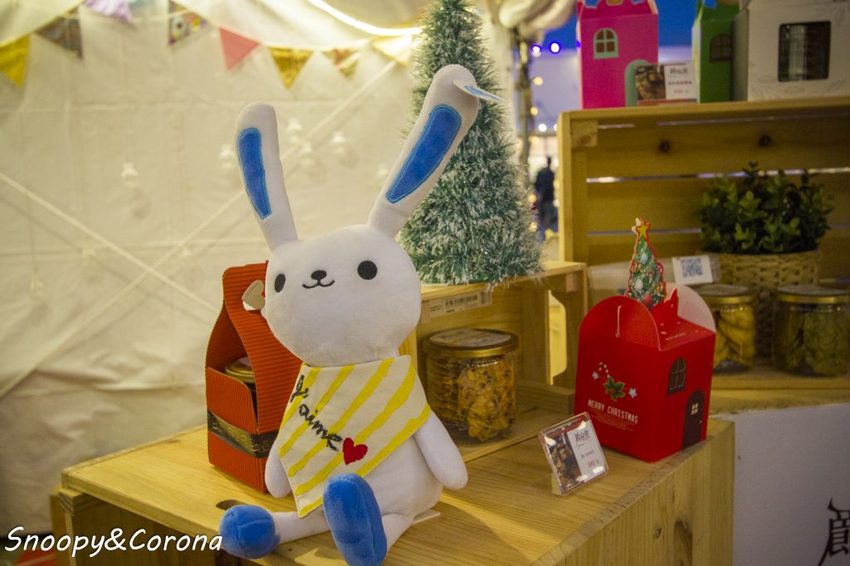 【活動．桃園】華泰名品城聖誕村～穿越的18米華麗聖誕樹、聖誕市集，整點還會浪漫飄雪