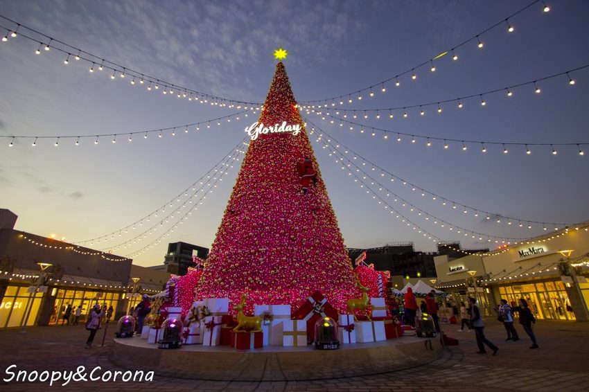 【活動．桃園】華泰名品城聖誕村～穿越的18米華麗聖誕樹、聖誕市集，整點還會浪漫飄雪
