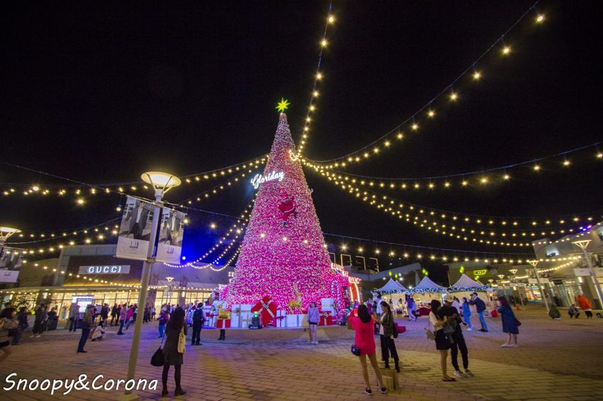 【活動．桃園】華泰名品城聖誕村～穿越的18米華麗聖誕樹、聖誕市集，整點還會浪漫飄雪
