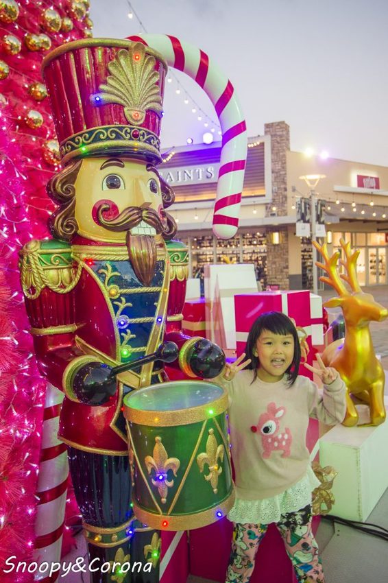 【活動．桃園】華泰名品城聖誕村～穿越的18米華麗聖誕樹、聖誕市集，整點還會浪漫飄雪