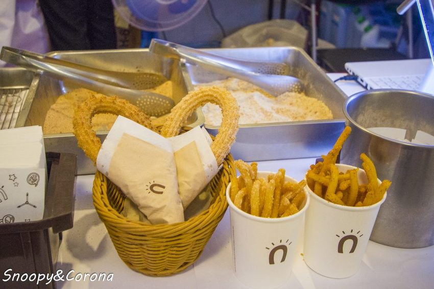 【活動．桃園】華泰名品城聖誕村～穿越的18米華麗聖誕樹、聖誕市集，整點還會浪漫飄雪