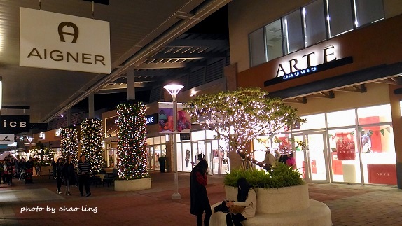 華泰名品城-12.jpg - 燦爛耶誕夜景 華泰名品城-12.jpg - 燦爛耶誕夜景