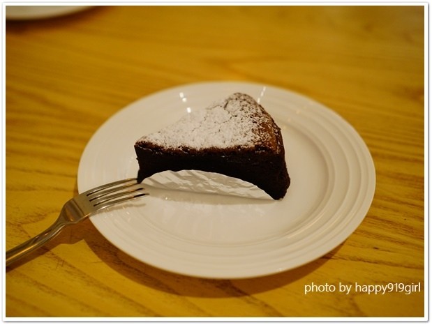 [高雄]跟著食尚玩家的腳步，前進美術館商圈法式甜點專賣店★蘿芙甜點Loft Patisserie