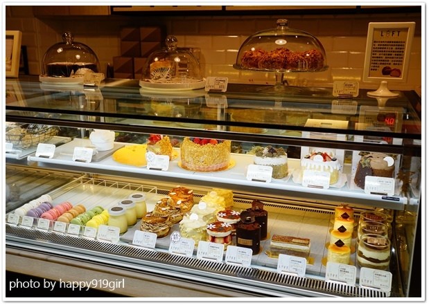 [高雄]跟著食尚玩家的腳步，前進美術館商圈法式甜點專賣店★蘿芙甜點Loft Patisserie