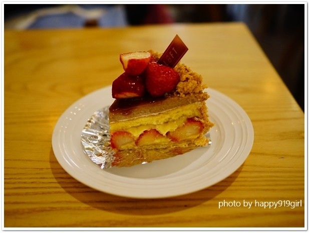 [高雄]跟著食尚玩家的腳步，前進美術館商圈法式甜點專賣店★蘿芙甜點Loft Patisserie