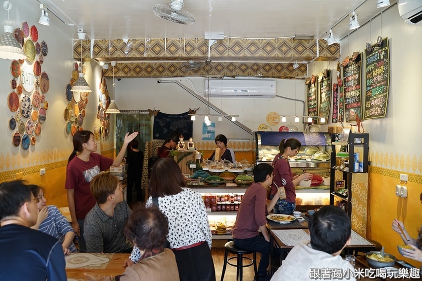 艷麗南洋鹹甜食。南洋道地口味巴東牛肉薑黃雞.娘惹糕- 跟著踢小米吃喝玩樂趣
