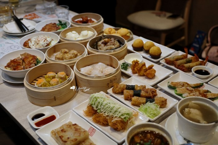 新北市林口區林口美食 | 老占元拉麵大王 5000多則評論高達4.4分 推薦吃法-乾拉麵加上牛肉湯