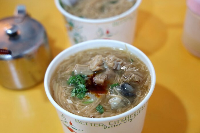 新北市林口區林口美食 | 老占元拉麵大王 5000多則評論高達4.4分 推薦吃法-乾拉麵加上牛肉湯