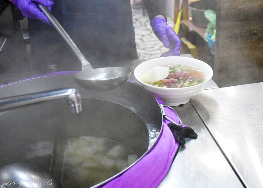 蘿蔔清湯為基底的拉麵│超推清燉牛肉拉麵