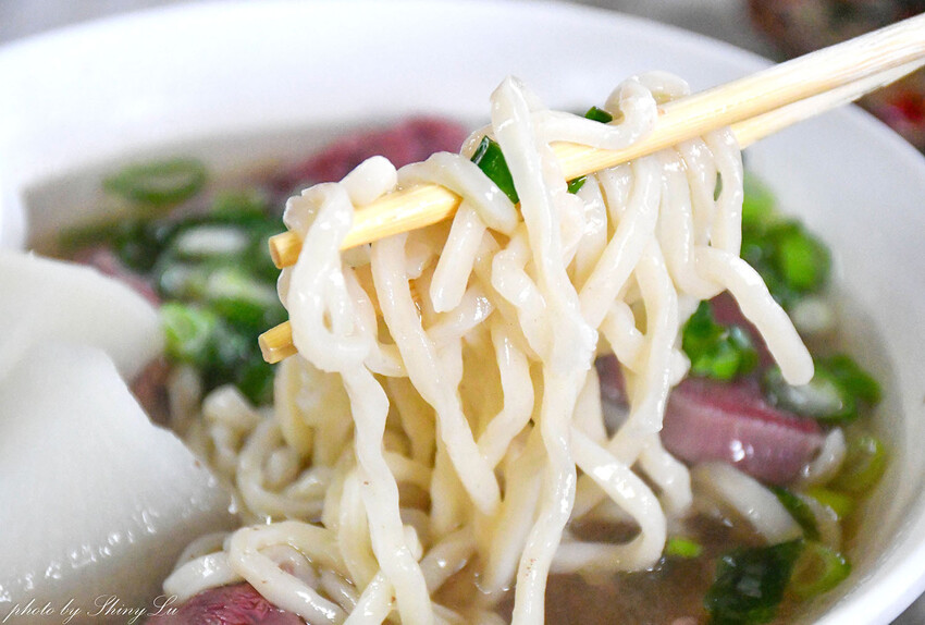 蘿蔔清湯為基底的拉麵│超推清燉牛肉拉麵