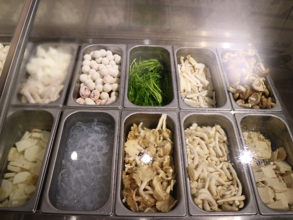 好久不見原創麻辣鍋吃到飽(西門店)：【台北美食】好久不見原創麻辣鍋吃到飽(西門店)@捷運西門站