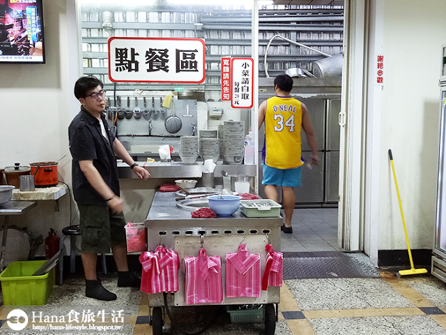 【台北萬華】建宏牛肉麵 | 24小時的深夜牛肉麵 可以用來撫慰飢餓疲勞 但還是阿明師煮的比較好吃!