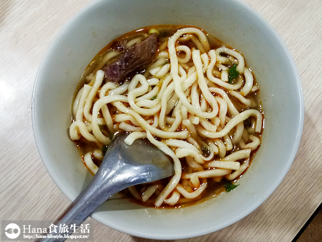 【台北萬華】建宏牛肉麵 | 24小時的深夜牛肉麵 可以用來撫慰飢餓疲勞 但還是阿明師煮的比較好吃!
