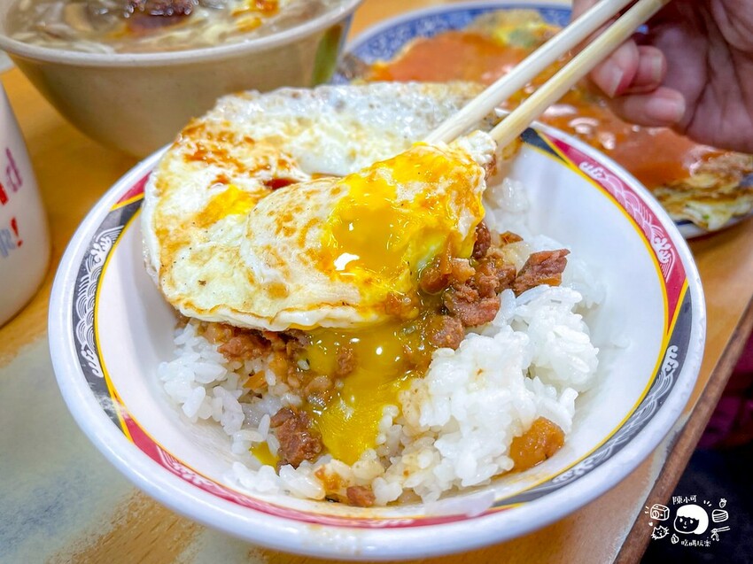 台北市萬華區不是扛瓦斯的！西門町扛壩子一定有這間，半熟蛋滷肉飯＋蚵仔煎推薦必點