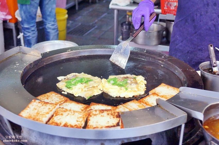 [西門町美食 天天利美食坊 ]人氣排隊小吃 蘿蔔糕蚵仔煎必點 筍乾蛋花湯出奇美味 辣椒意外是亮點 - 安妮的天空
