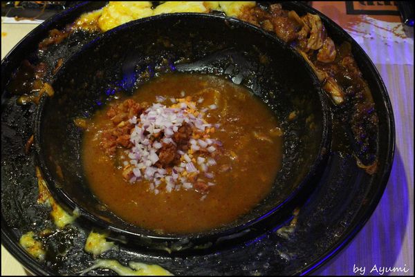 OMAYA春川炒雞(台南永華店)：[食記]辛普森湯:起司年糕鍋就在OMAYA春川炒雞(台南永華店)