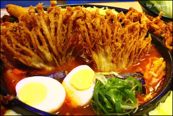 OMAYA春川炒雞(台南永華店)：[食記]辛普森湯:起司年糕鍋就在OMAYA春川炒雞(台南永華店)