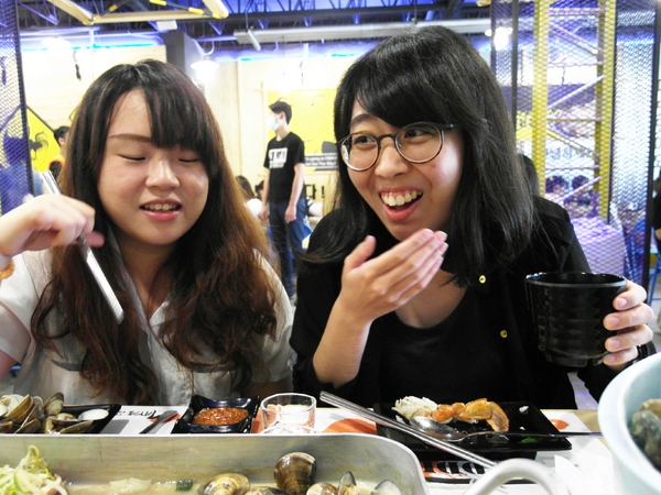 OMAYA春川炒雞(台南永華店)：【台南】OMAYA春川炒雞(永華店)，澎湃海鮮盆！鮮美海鮮一次滿足！