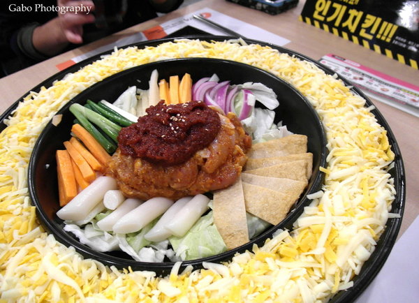 OMAYA春川炒雞(台南永華店)：【台南】OMAYA春川炒雞(永華店)，澎湃海鮮盆！鮮美海鮮一次滿足！