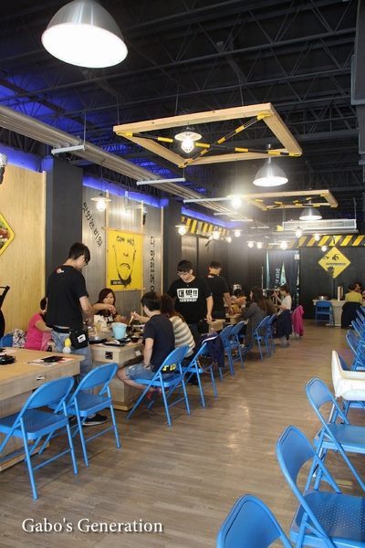 OMAYA春川炒雞(台南永華店)：【台南】OMAYA春川炒雞(永華店)，澎湃海鮮盆！鮮美海鮮一次滿足！