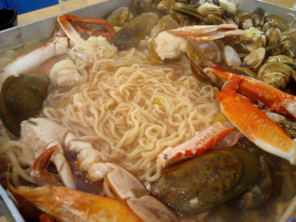 OMAYA春川炒雞(台南永華店)： ☆口碑券No.11☆【臺南Ω中西區】Omaya春川炒雞（永華店）。釜山巨無霸海鮮盆，各種新鮮食材超澎湃