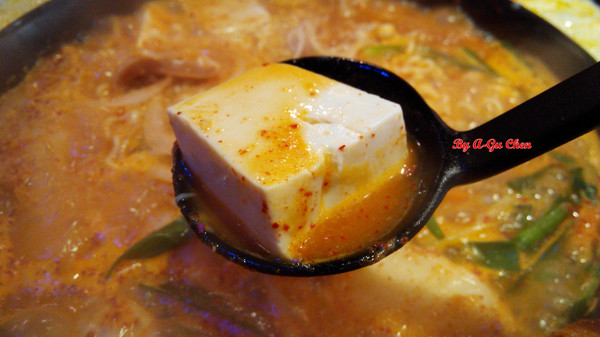 OMAYA春川炒雞(台南永華店)：☆口碑券No.16☆【臺南Ω中西區】Omaya春川炒雞（永華店）。辛普森湯一鍋三吃，兩人份三人飽