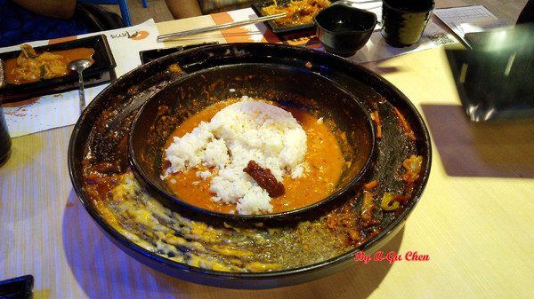 OMAYA春川炒雞(台南永華店)：☆口碑券No.16☆【臺南Ω中西區】Omaya春川炒雞（永華店）。辛普森湯一鍋三吃，兩人份三人飽