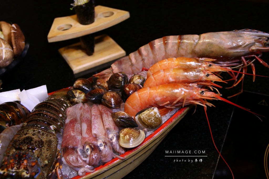 鍋物食記|八田帝王蟹鍋物(忠孝店)|全新推出蝦蟹海龍船/帝王蝦蟹海陸套餐|天冷吃鍋就是要吃的澎湃又不傷荷包 - 麥仔の生活日記