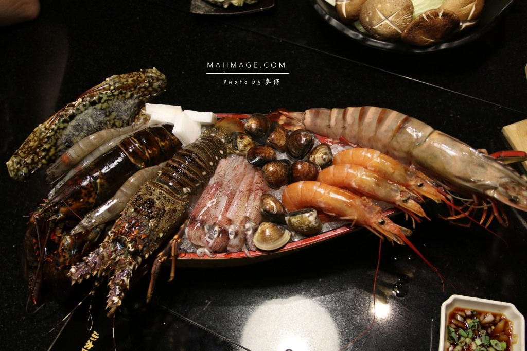 鍋物食記|八田帝王蟹鍋物(忠孝店)|全新推出蝦蟹海龍船/帝王蝦蟹海陸套餐|天冷吃鍋就是要吃的澎湃又不傷荷包 - 麥仔の生活日記