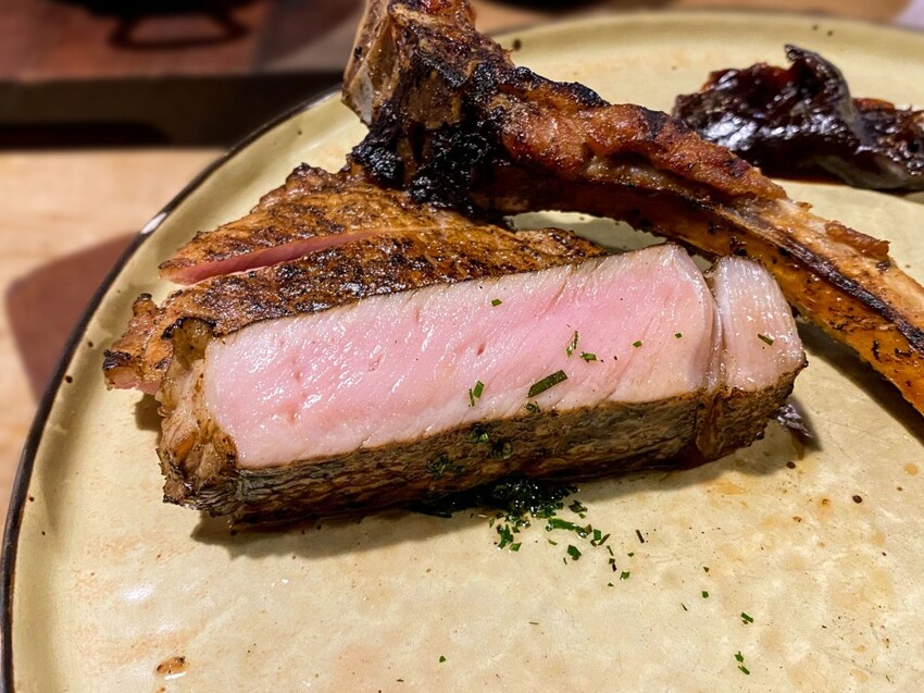 ｜台中美食｜FORE restaurant 柴燒牛排｜精緻質感約會餐廳 乾式熟成牛排必點