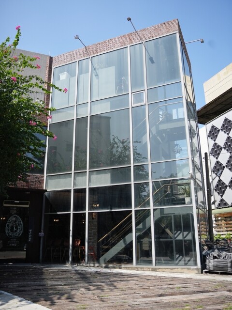 【台中食記】純原木燒烤柴燒特色料理〔 FORE restaurant 〕，fine dining餐點精緻美味，美式鄉村風玻璃屋浪漫約會，還有提供包廂包場服務。