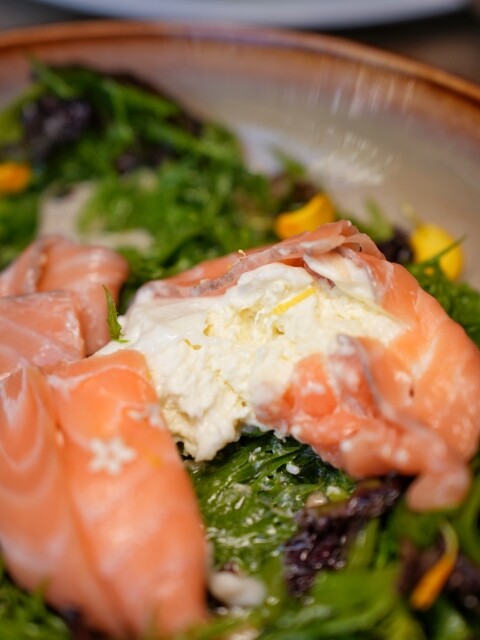 【台中食記】純原木燒烤柴燒特色料理〔 FORE restaurant 〕，fine dining餐點精緻美味，美式鄉村風玻璃屋浪漫約會，還有提供包廂包場服務。