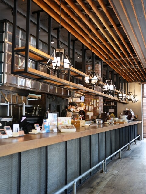 【台中食記】純原木燒烤柴燒特色料理〔 FORE restaurant 〕，fine dining餐點精緻美味，美式鄉村風玻璃屋浪漫約會，還有提供包廂包場服務。