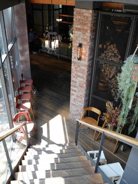 【台中食記】純原木燒烤柴燒特色料理〔 FORE restaurant 〕，fine dining餐點精緻美味，美式鄉村風玻璃屋浪漫約會，還有提供包廂包場服務。