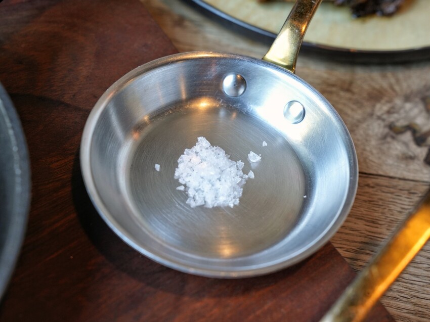 【台中食記】純原木燒烤柴燒特色料理〔 FORE restaurant 〕，fine dining餐點精緻美味，美式鄉村風玻璃屋浪漫約會，還有提供包廂包場服務。