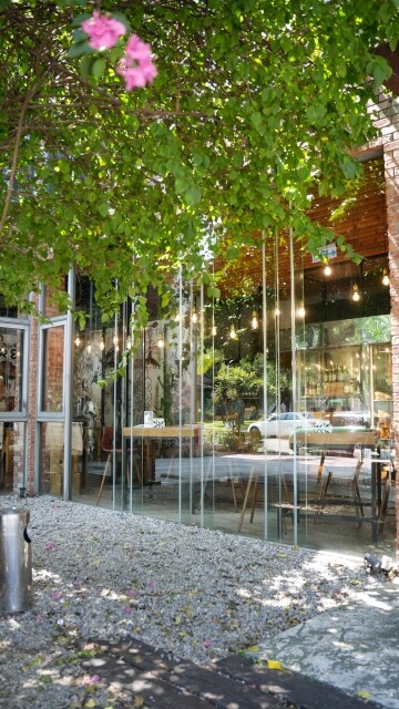 【台中食記】純原木燒烤柴燒特色料理〔 FORE restaurant 〕，fine dining餐點精緻美味，美式鄉村風玻璃屋浪漫約會，還有提供包廂包場服務。