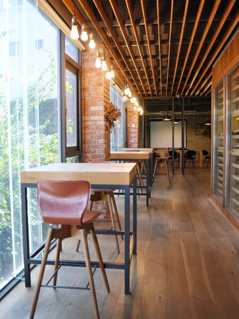 【台中食記】純原木燒烤柴燒特色料理〔 FORE restaurant 〕，fine dining餐點精緻美味，美式鄉村風玻璃屋浪漫約會，還有提供包廂包場服務。