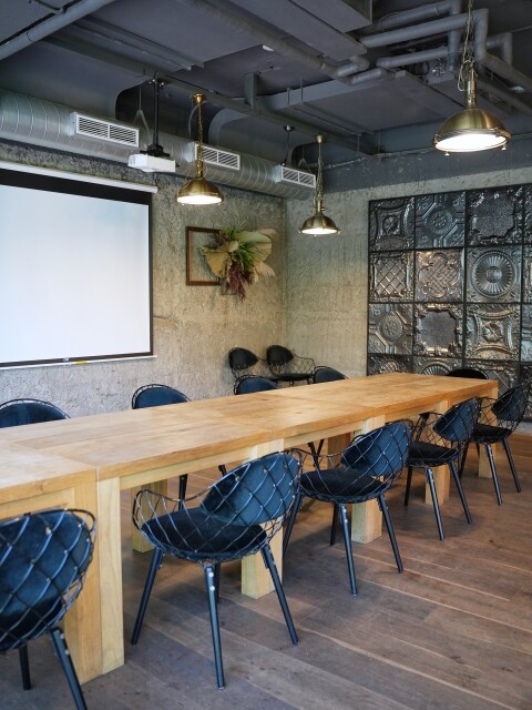 【台中食記】純原木燒烤柴燒特色料理〔 FORE restaurant 〕，fine dining餐點精緻美味，美式鄉村風玻璃屋浪漫約會，還有提供包廂包場服務。