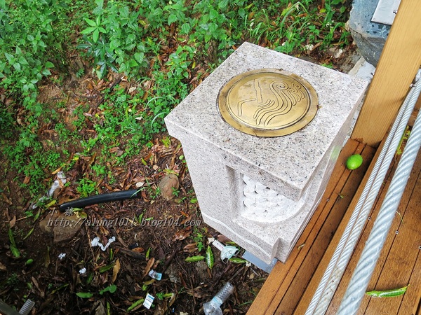 山川琉璃吊橋：細雨霏霏。山川琉璃吊橋~