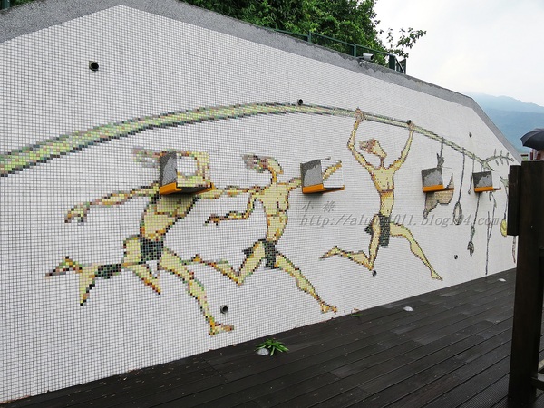 山川琉璃吊橋：細雨霏霏。山川琉璃吊橋~